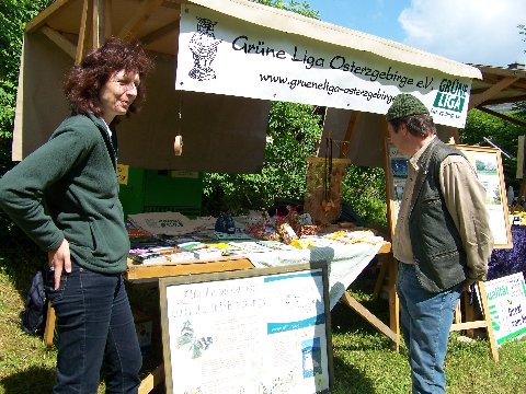 Infostand zum Tag der offenen Tür im ehem. Naturschutzzentrum Schwarzbachtachtal am 23.Mai 2009